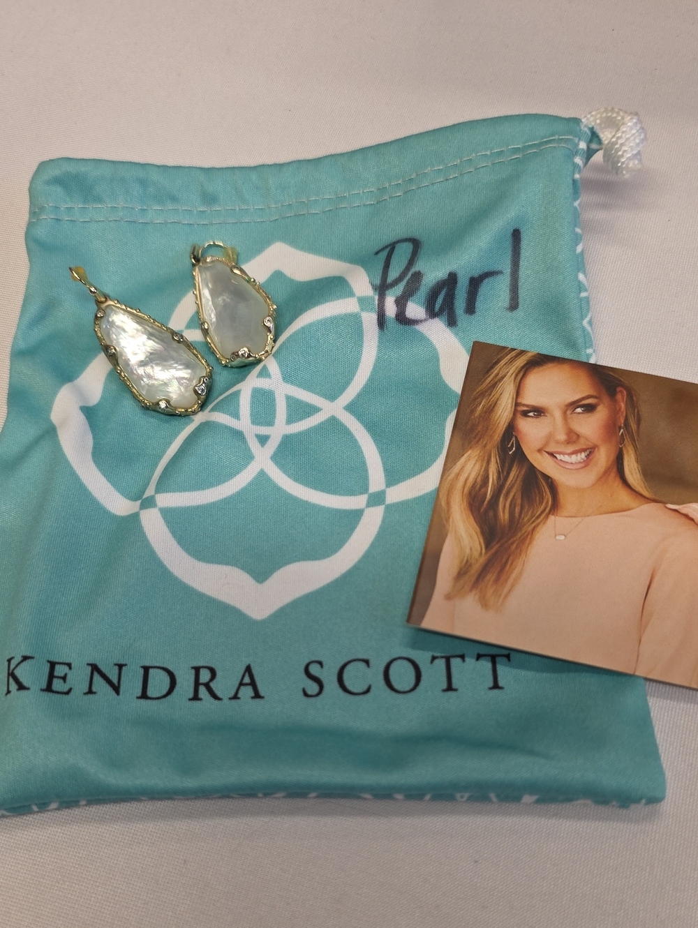 Kendra Scott Adriana Scallop Frame Drop Earrings - 14kgp Ivory Mother-of-Pearl